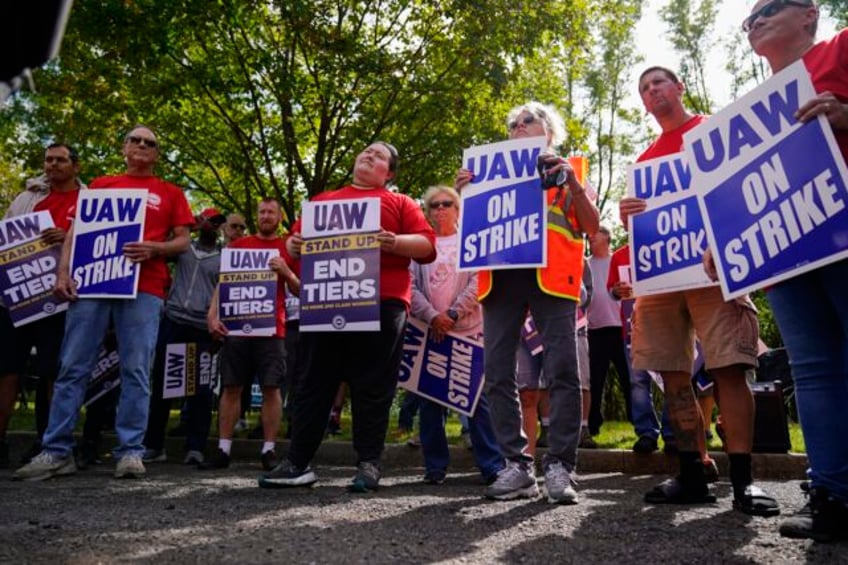 the uaw strike is growing what you need to know as more auto workers join the unions walkouts