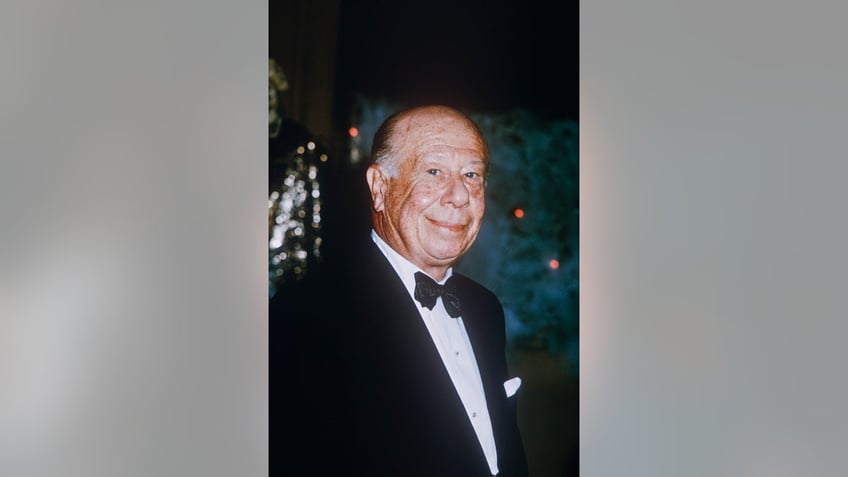 Bert Lahr in a tux smiling