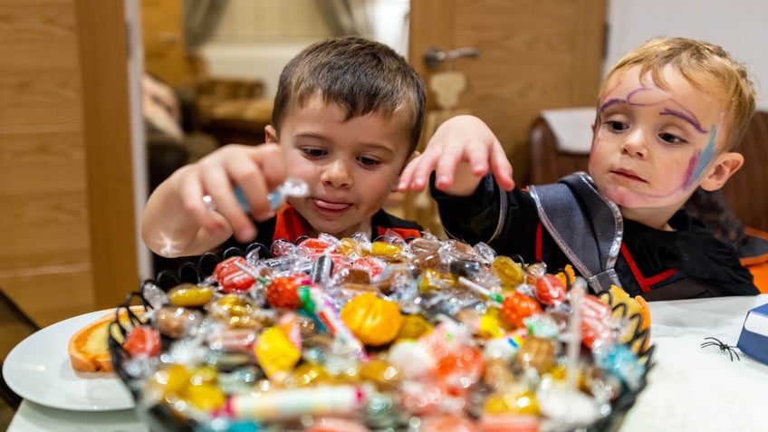 these halloween candies are the worst for your teeth according to a dentist