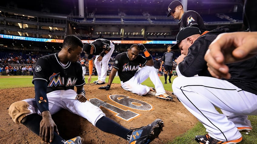 this day in sports history marlins dee gordon homers for jose fernandez roger maris ties babe ruth