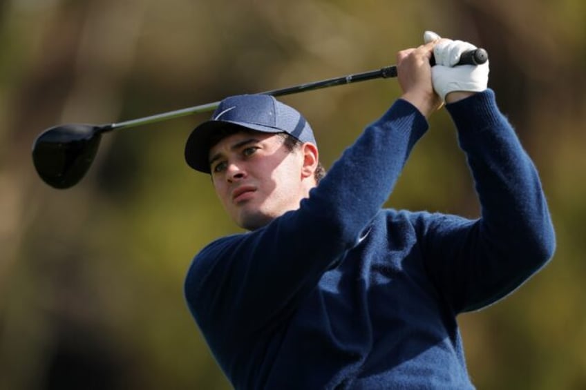 American Davis Thompson fired a six-under par 66 to grab a one-strok lead after the second