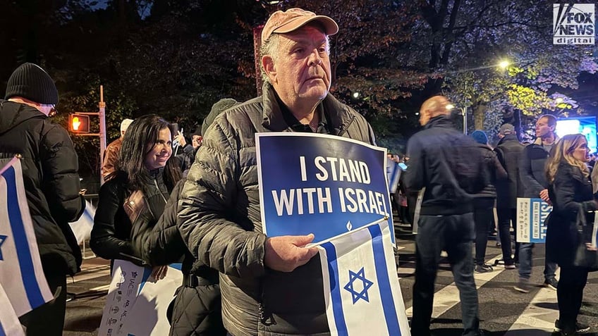 thousands attend pro israel rally in new york city as idf continues fighting hamas terrorists in gaza