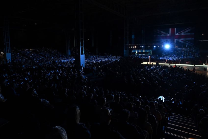 thousands for farage mr brexit addresses largest rally of uk general election