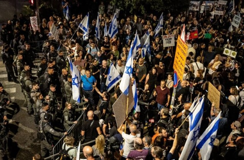 thousands in israel protest government war response