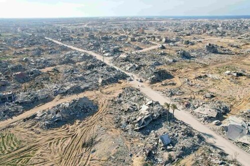 thousands of unexploded israeli bombs in gaza provide hamas with weapons