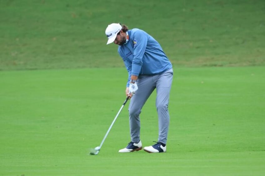 three share lead in rain hit rsm classic