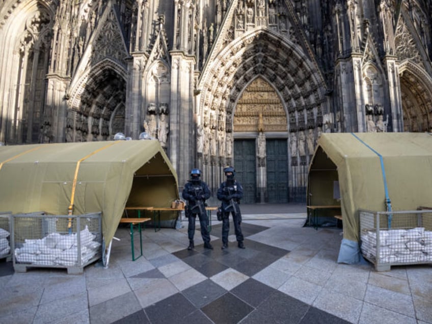 31 December 2023, North Rhine-Westphalia, Cologne: Before the end-of-year pontifical mass