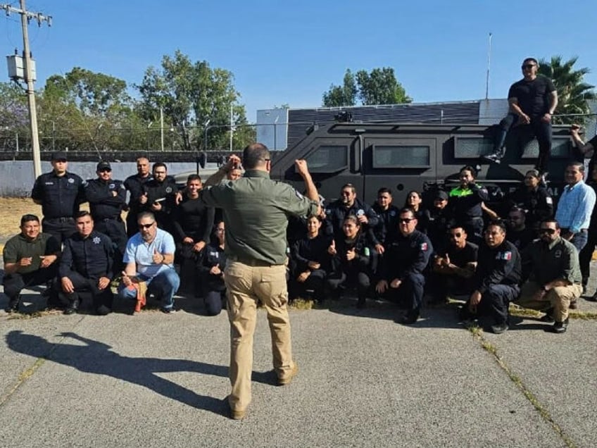 Instructors for U.S. Department of State (Credit Chappela Investigaciones)