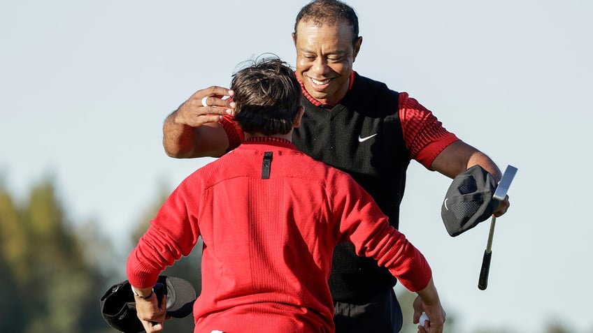 tiger woods announces return to pnc championship with son charlie next month