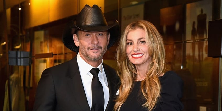 tim mcgraw cant run after breaking foot too many times