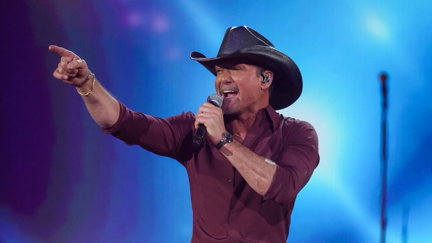 tim mcgraw shares best part of wife faith hills birthday and the surprising gift he gave her