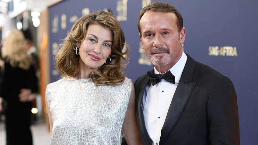 tim mcgraw shares his first photo with faith hill to celebrate wedding anniversary