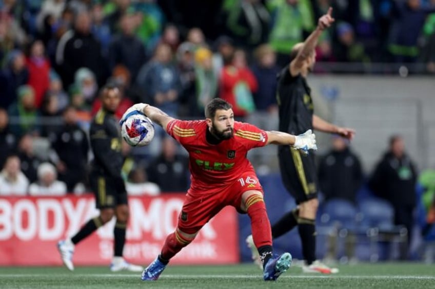 Canada goalkeeper Maxime Crepeau has signed for MLS's Portland Timbers