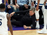 Timberwolves coach Chris Finch leaves game in 4th quarter after collision with Mike Conley