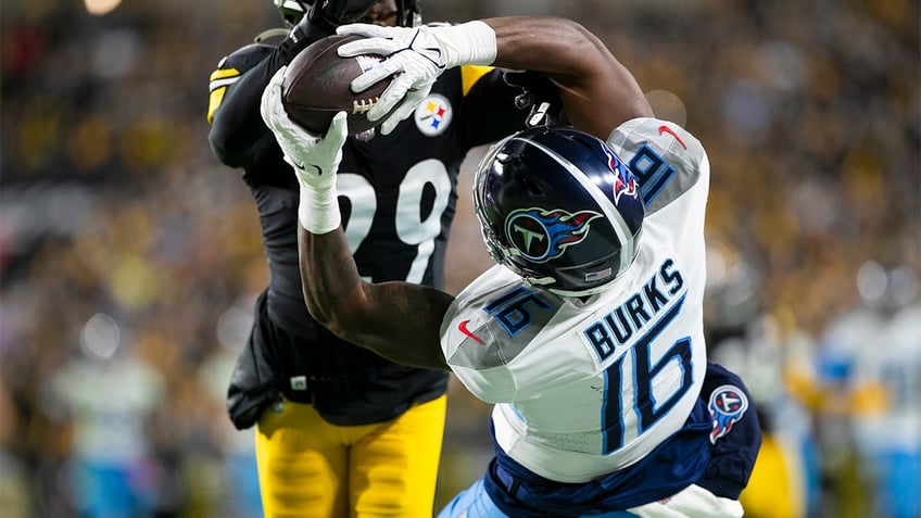 titans mike vrabel provides positive update on treylon burks probably better than how it looked