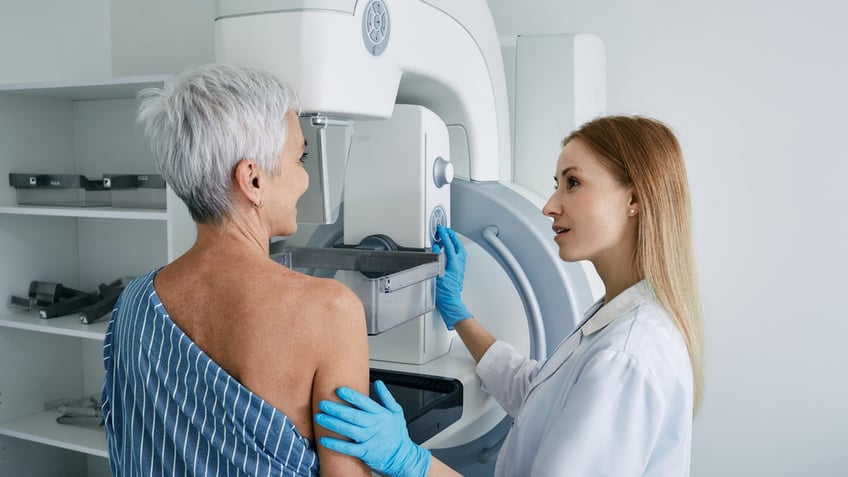 Older woman mammogram