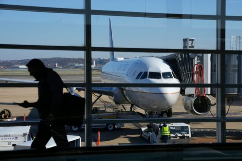 to speed up boarding united airlines starts seating passengers with window seats first in economy