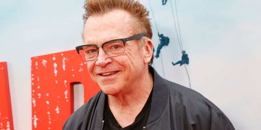 tom arnold reveals arnold schwarzenegger helped save him after wake up call stroke