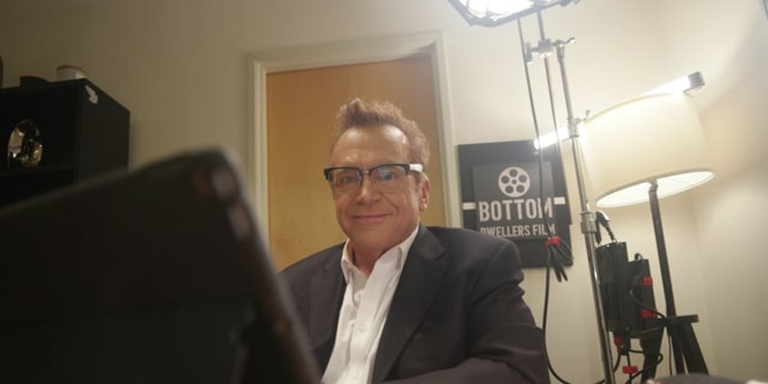 tom arnold reveals arnold schwarzenegger helped save him after wake up call stroke