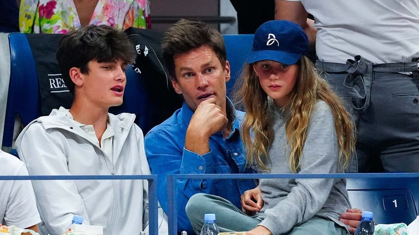 tom brady attends us open introduces his children to novak djokovic following semifinal win