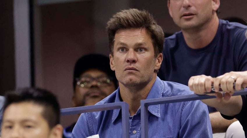 tom brady attends us open introduces his children to novak djokovic following semifinal win