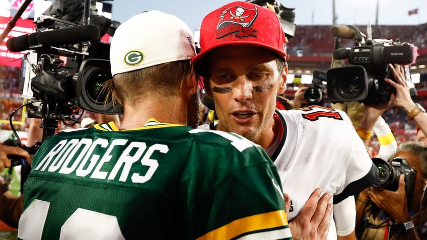 tom brady predicts aaron rodgers will have great year as he starts 1st jets season