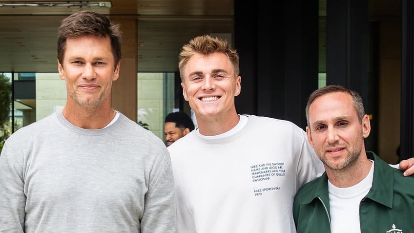 Tom Brady, Bo Nix and Michael Rubin pose for picture