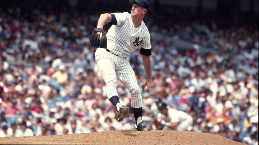 Tommy John pitching