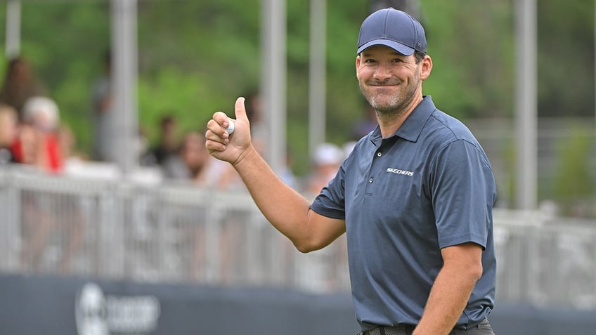 Tony Romo thumbs up