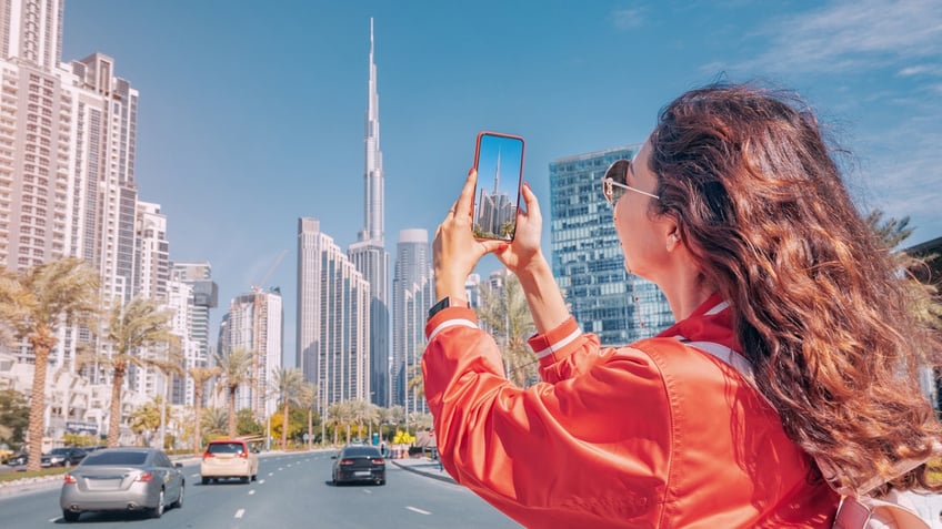 DUBAI INFLUENCER