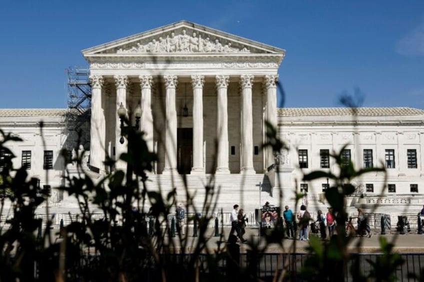 top us court weighs major curbs to power of federal regulators