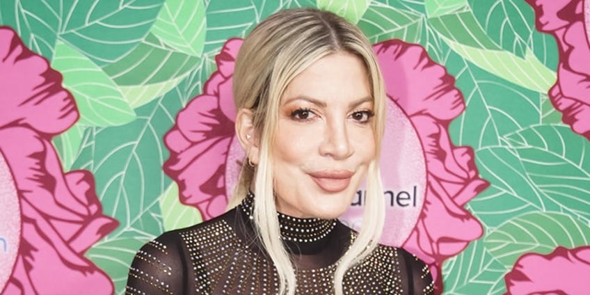 tori spelling reveals shes been hospitalized for 4 days says shes so proud of my strong brave kids