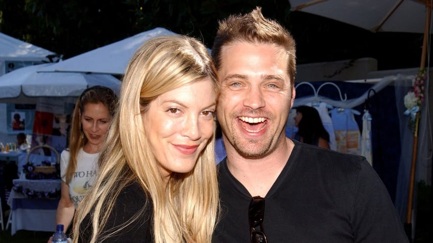 tori spelling with jason priestley