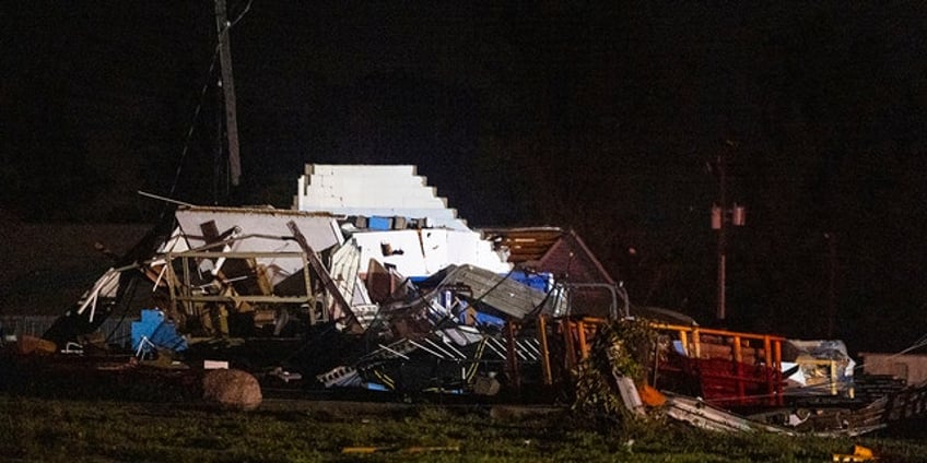 tornadoes touch down in michigan 5 dead after severe storms cause flooding power outages damage