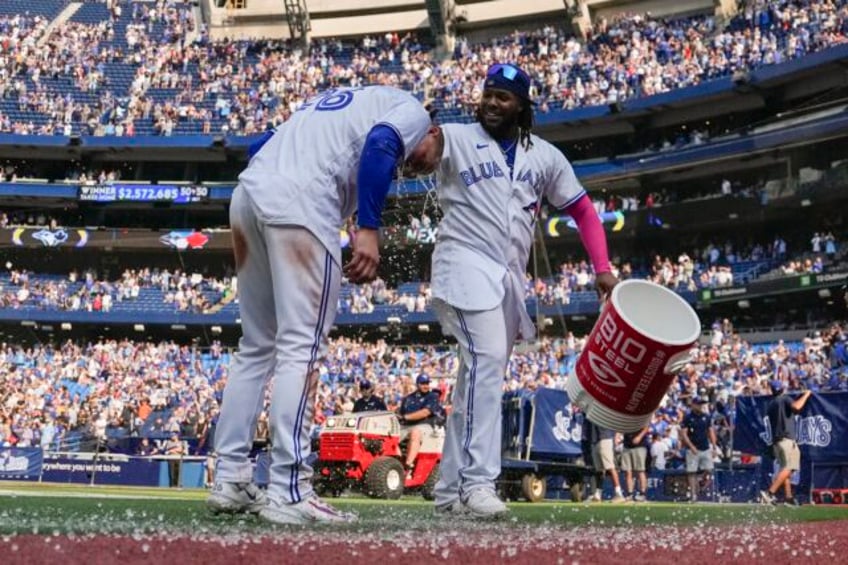 toronto blue jays slugger vladimir guerrero jr day to day with right knee inflammation