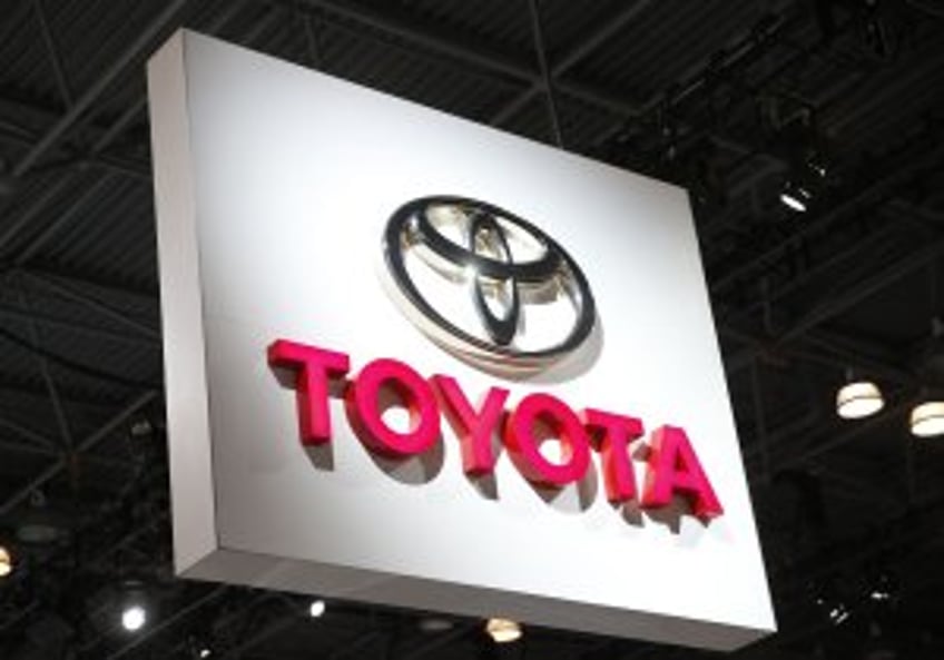 Toyota, Nissan lead Japanese companies in approving wage hikes