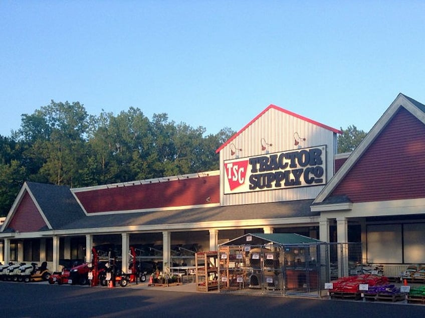 Tractor Supply Company, TSC, 6/2014 Farmington, CT