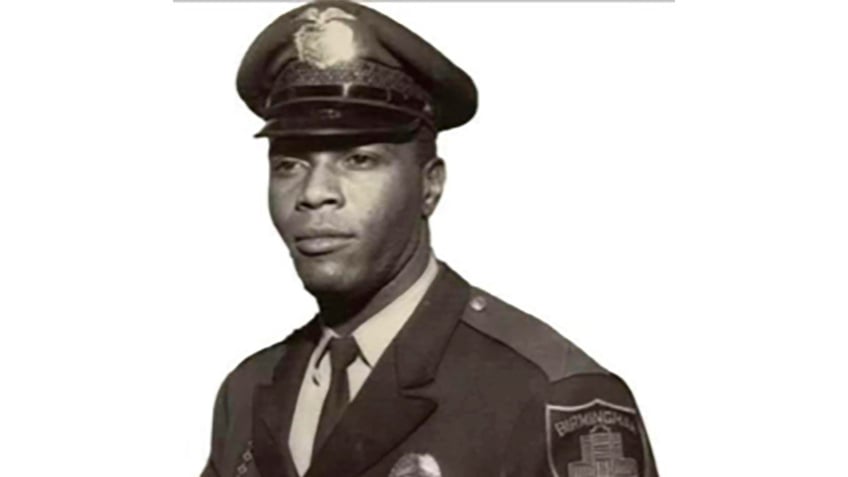 trailblazing birmingham police officer leroy stover dies at 90