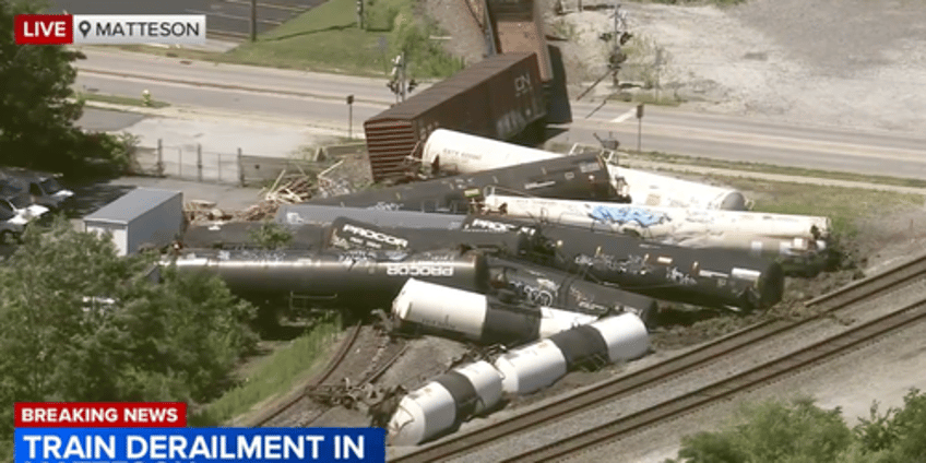 train derailment in illinois prompts emergency long term evacuation