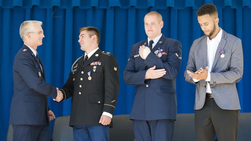 Pentagon honors trio who thwarted European train terror attack