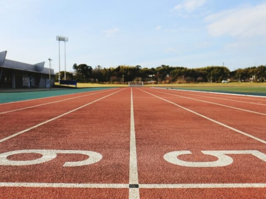 trans high school runner dominates girls cross country in maine