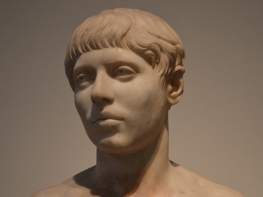 trans sextus museum claims roman emperor was transgender she her pronouns used for display