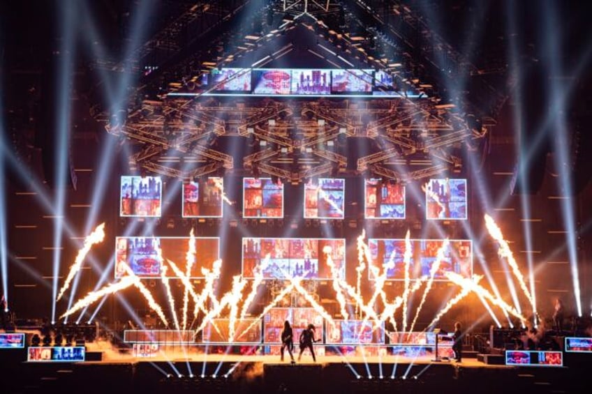 trans siberian orchestra will return with a heavy metal holiday tour the ghosts of christmas eve