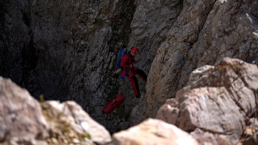 trapped american caver mark dickey could be brought to surface today or tomorrow turkish officials say