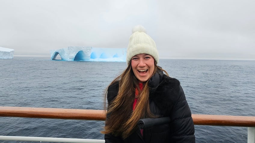 Jennifer-Hunnicutt-in-Antarctica