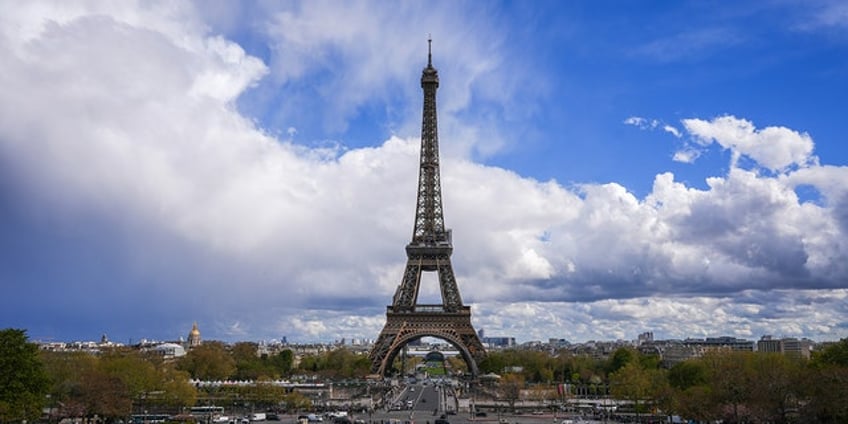 traveling to paris heres what you need to know about going to the city of love