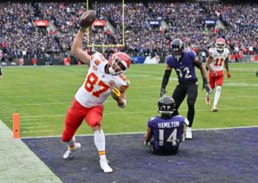 Travis Kelce, defense lead Chiefs past Ravens into Super Bowl LVIII