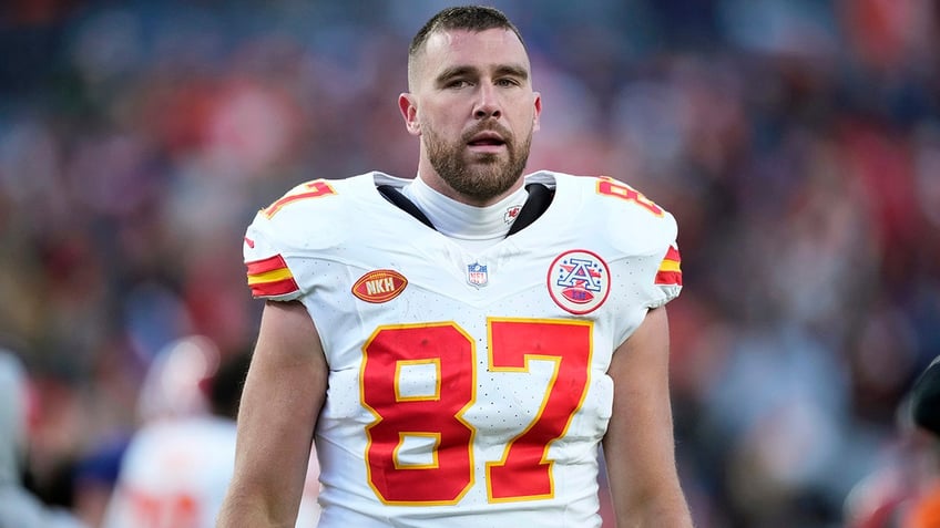 travis kelce faces criticism from chiefs great for world series attendance let this be a lesson