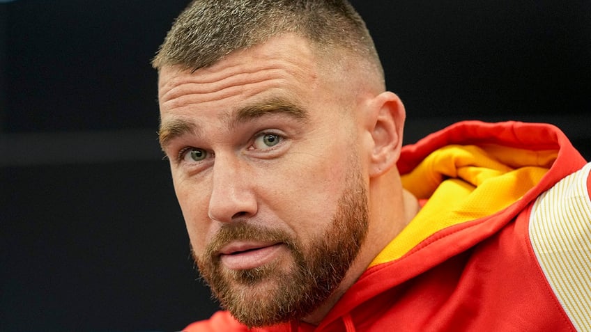 travis kelce faces jabs after another quiet game without taylor swift in attendance