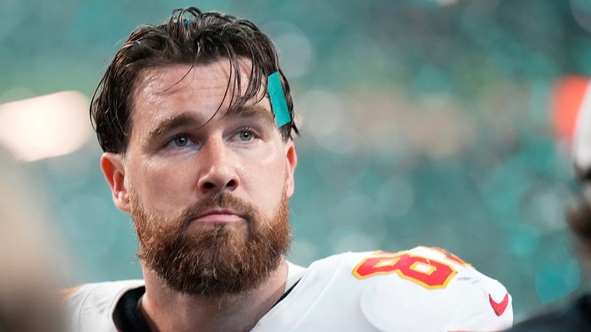 Travis Kelce downcast